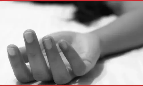 बेटी ने पैसे निकाली तो मां ने लगाई फटकार, आत्महत्या से घर में मातम बेटी ने पैसे निकाली तो मां ने लगाई फटकार, आत्महत्या से घर में मातम