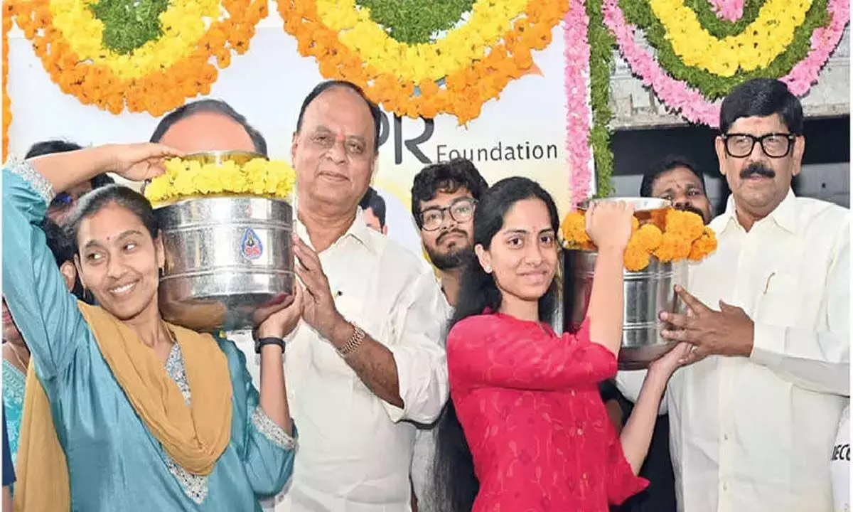 Andhra: वेमिरेड्डी लोगों को बहुत अच्छी सेवा दे रहे हैं