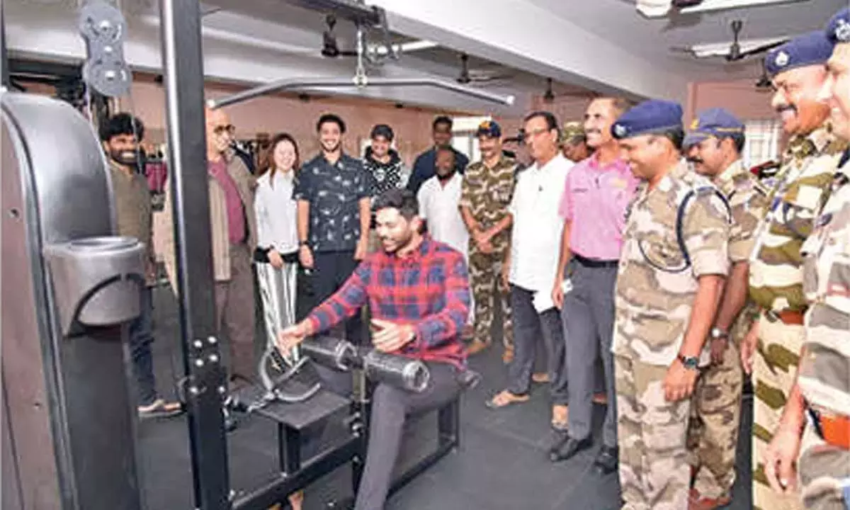 Andhra: अमारा राजा ग्रुप ने CISF को जिम का सामान दान किया Andhra: अमारा राजा ग्रुप ने CISF को जिम का सामान दान किया