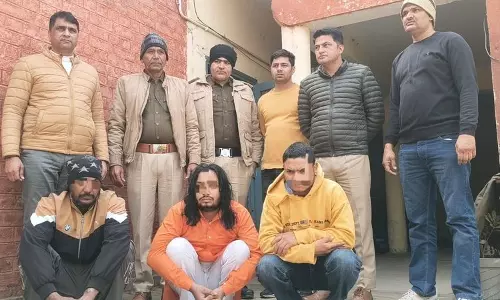Karnal पुलिस ने कुछ ही घंटों में डबल मर्डर केस सुलझाया, पोते समेत तीन गिरफ्तार Karnal पुलिस ने कुछ ही घंटों में डबल मर्डर केस सुलझाया, पोते समेत तीन गिरफ्तार