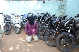 Bike theft, के आरोप में तीन लोग गिरफ्तार, 46 चोरी के दोपहिया वाहन बरामद