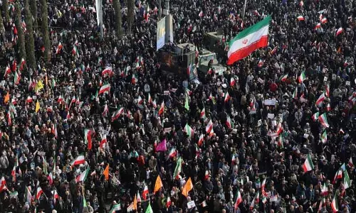 स्टारलिंक ने Iran में विरोध प्रदर्शनों के बीच फ्री इंटरनेट सर्विस देने की पेशकश की