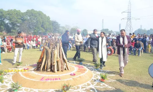 Sirsa में पारंपरिक उत्साह के साथ मनाया गया लोहड़ी का त्योहार Sirsa में पारंपरिक उत्साह के साथ मनाया गया लोहड़ी का त्योहार