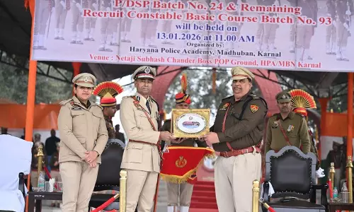 Haryana पुलिस अकादमी से छह डीएसपी और 72 कांस्टेबल पास आउट हुए Haryana पुलिस अकादमी से छह डीएसपी और 72 कांस्टेबल पास आउट हुए