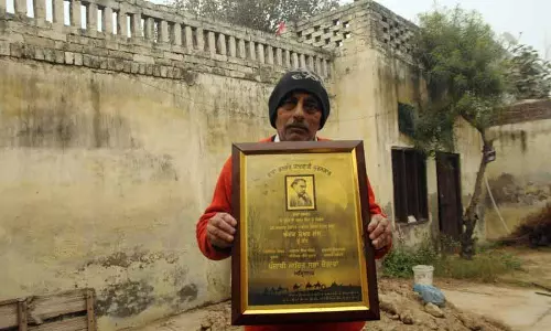 पंजाबी कवि Bawa Balwant का टूटा-फूटा घर आज भी यहाँ मौजूद है