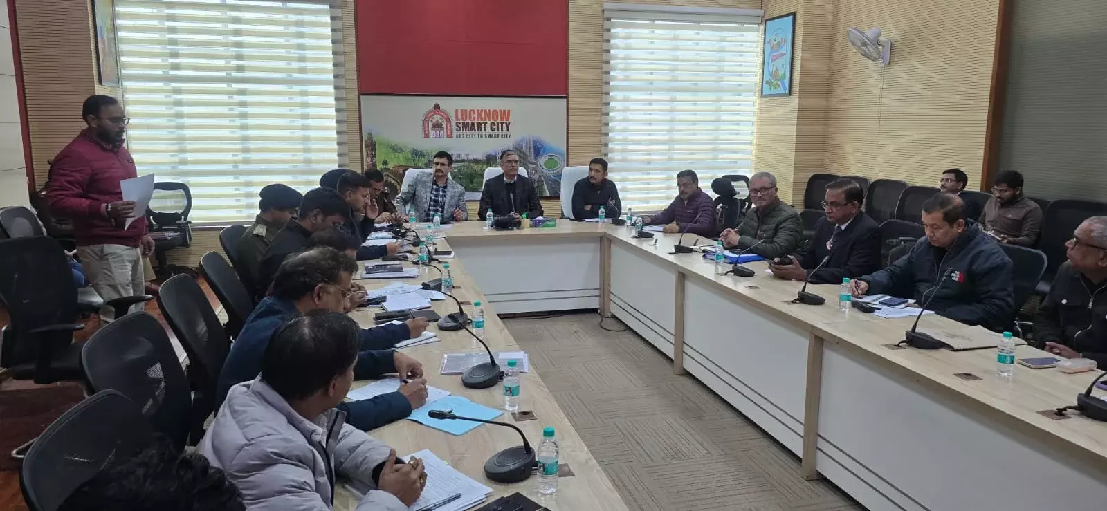 Lucknow: ट्रैफिक समस्या सुलझाने के लिए मंत्री ने दिए निर्देश Lucknow: ट्रैफिक समस्या सुलझाने के लिए मंत्री ने दिए निर्देश
