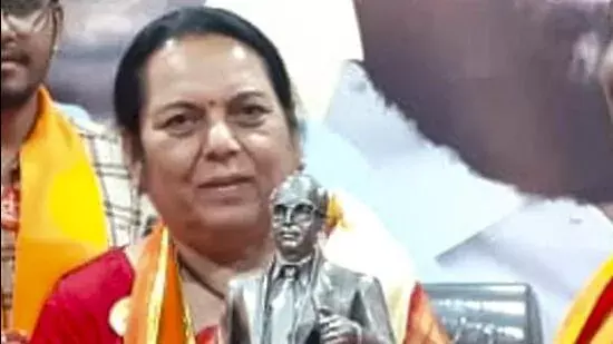 Gorhe ने SEC से नगर निगम चुनावों में कैश बांटने के आरोपों की जांच करने की अपील की