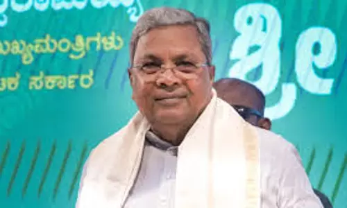 Bengaluru: कर्नाटक में सत्ता संघर्ष, CM ने राहुल से मांगी मदद Bengaluru: कर्नाटक में सत्ता संघर्ष, CM ने राहुल से मांगी मदद