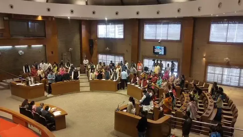 Bhopal: नगर निगम की बैठक में निर्णय, शादी रजिस्ट्रेशन फीस में कमी Bhopal: नगर निगम की बैठक में निर्णय, शादी रजिस्ट्रेशन फीस में कमी