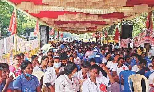 NULM हेल्थ स्टाफ ने नौकरी पक्की करने के लिए भूख हड़ताल की