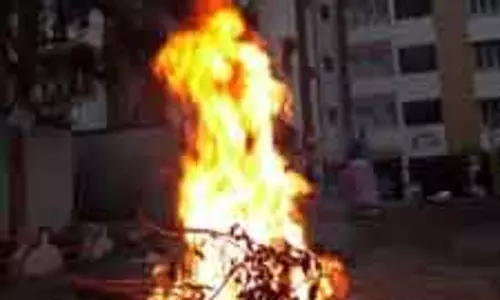 भोगी धुएं और कोहरे के कारण Chennaiएयरपोर्ट पर फ्लाइट ऑपरेशन में रुकावट भोगी धुएं और कोहरे के कारण Chennaiएयरपोर्ट पर फ्लाइट ऑपरेशन में रुकावट