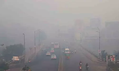 तमिलनाडु में अलाव जलाकर Bhogi मनाया गया, आज सुबह हल्की धुंध छाई रही