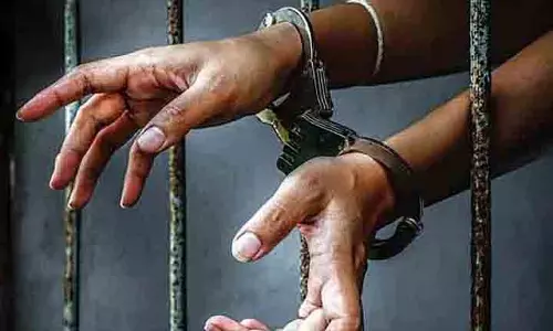 इंस्टा-ऑब्सेस्ड TN आदमी ने रील बनाने के लिए ट्रेनों को पटरी से उतारने की साज़िश रची इंस्टा-ऑब्सेस्ड TN आदमी ने रील बनाने के लिए ट्रेनों को पटरी से उतारने की साज़िश रची