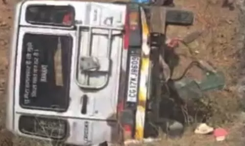 कांकेर में तवेरा वाहन पलटने से 2 लोगों की मौत, कई घायल