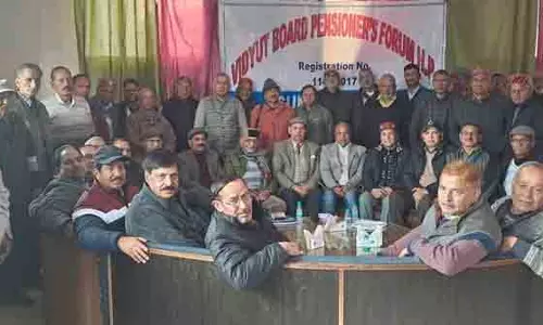 बिजली बोर्ड के पेंशनर्स ने Sundernagar में मीटिंग में पेंडिंग एरियर पर चिंता जताई बिजली बोर्ड के पेंशनर्स ने Sundernagar में मीटिंग में पेंडिंग एरियर पर चिंता जताई