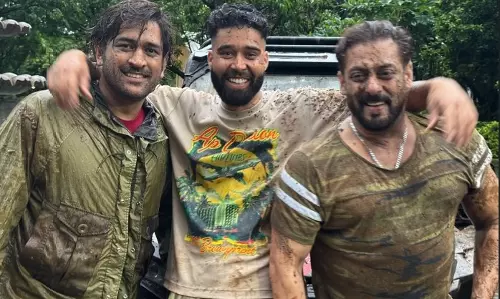 Salman Khan, MS Dhoni ने एपी ढिल्लन के साथ कीचड़ में एडवेंचर किया