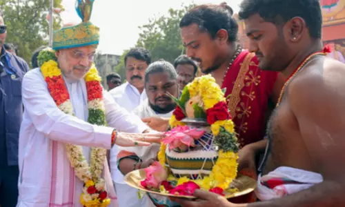 पोंगल उत्सव के बीच Tamil Nadu में चुनावी सरगर्मी बढ़ी पोंगल उत्सव के बीच Tamil Nadu में चुनावी सरगर्मी बढ़ी