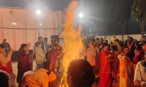 Bareilly: पारंपरिक गीतों के साथ लोहड़ी का रंगारंग celebration Bareilly: पारंपरिक गीतों के साथ लोहड़ी का रंगारंग celebration