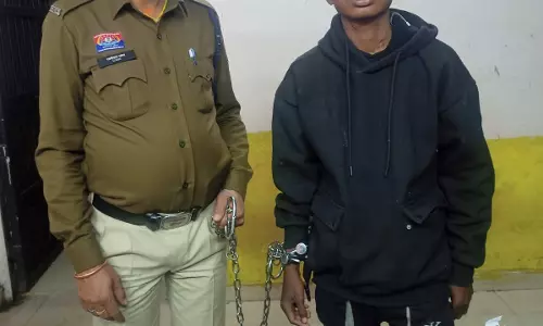 ट्रांसपोर्ट नगर रावाभाठा में चाकू लेकर घूम रहा बदमाश अरेस्ट