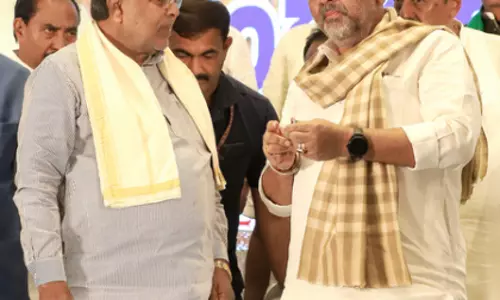 जर्मन चांसलर कार्यक्रम में CM नहीं पहुंचे, सियासी बहस तेज जर्मन चांसलर कार्यक्रम में CM नहीं पहुंचे, सियासी बहस तेज