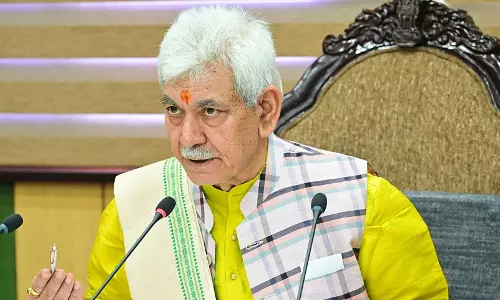 Jammu: उपराज्यपाल और उत्तरी सेना कमांडर ने वयोवृद्ध दिवस पर पूर्व सैनिकों को याद किया Jammu: उपराज्यपाल और उत्तरी सेना कमांडर ने वयोवृद्ध दिवस पर पूर्व सैनिकों को याद किया