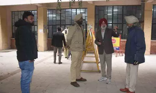 Ludhiana कोर्ट परिसर में बम की धमकी के बाद खाली कराया गया, एक हफ्ते में ऐसा दूसरा अलर्ट Ludhiana कोर्ट परिसर में बम की धमकी के बाद खाली कराया गया, एक हफ्ते में ऐसा दूसरा अलर्ट