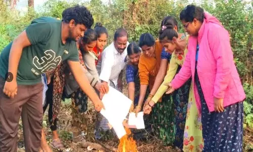 VB-G रामजी जीओ दस्तावेज अलाव में जल गए