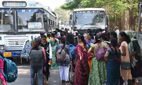 TGSRTC ने संक्रांति त्योहार यात्रा के लिए 5,500 विशेष बसें चलाईं