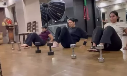 Sushmita सेन ने बेटी अलीसा को ‘इंस्पायर्ड गैंग’ में शामिल किया Sushmita सेन ने बेटी अलीसा को ‘इंस्पायर्ड गैंग’ में शामिल किया