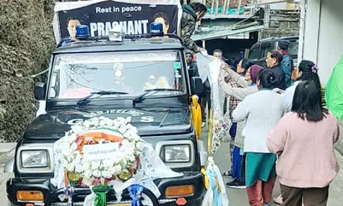 Sikkim : हिल्स के लोग प्रशांत तमांग को विदाई देने के लिए एक साथ आए Sikkim : हिल्स के लोग प्रशांत तमांग को विदाई देने के लिए एक साथ आए