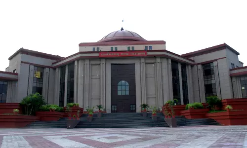 दूसरी शादी पर हाईकोर्ट का अहम फैसला, पहली पत्नी रहते चूड़ी पहनाकर विवाह मान्य नहीं दूसरी शादी पर हाईकोर्ट का अहम फैसला, पहली पत्नी रहते चूड़ी पहनाकर विवाह मान्य नहीं