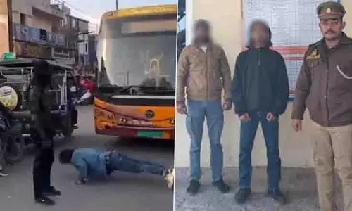 वायरल वीडियो का असर, Agra में बस रोकने वाला शख्स पकड़ा गया वायरल वीडियो का असर, Agra में बस रोकने वाला शख्स पकड़ा गया