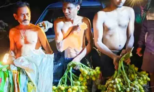 Kudur में कार से आए चोरों ने सुपारी चुराई, पुलिस ने दबोचा Kudur में कार से आए चोरों ने सुपारी चुराई, पुलिस ने दबोचा