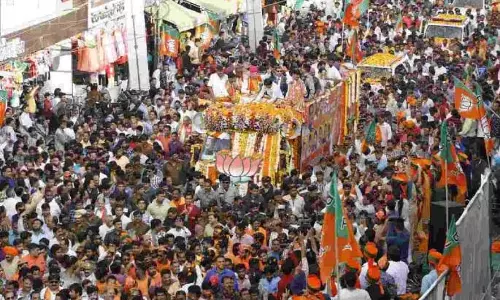 चुनाव प्रचार खत्म, वोटर तैयार; रैलियों की वजह से कई इलाकों में Traffic Jam चुनाव प्रचार खत्म, वोटर तैयार; रैलियों की वजह से कई इलाकों में Traffic Jam