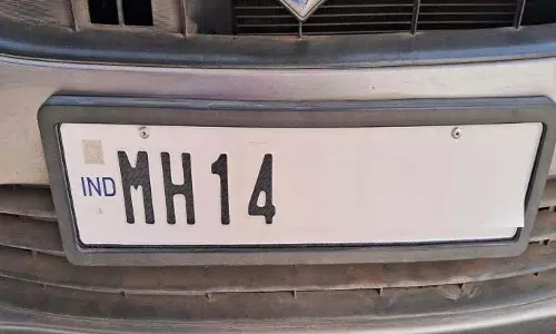 डेडलाइन खत्म, शहर में 7.5 लाख गाड़ियां बिना HSRP प्लेट के डेडलाइन खत्म, शहर में 7.5 लाख गाड़ियां बिना HSRP प्लेट के