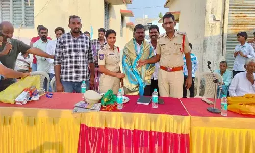 Sankranthi ट्रिपल कॉम्पिटिशन के विजेताओं को प्राइज़ डिस्ट्रीब्यूशन Sankranthi ट्रिपल कॉम्पिटिशन के विजेताओं को प्राइज़ डिस्ट्रीब्यूशन