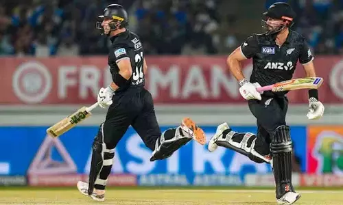 Mitchell और यंग शतक की ओर बढ़ रहे हैं, कीवी टीम ने मैच पर नियंत्रण हासिल कर लिया Mitchell और यंग शतक की ओर बढ़ रहे हैं, कीवी टीम ने मैच पर नियंत्रण हासिल कर लिया
