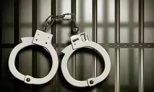 क्राइम अलर्ट: Nizamabad पुलिस ने दबोचे चावल व्यापार की आड़ में ठगने वाले आरोपी क्राइम अलर्ट: Nizamabad पुलिस ने दबोचे चावल व्यापार की आड़ में ठगने वाले आरोपी