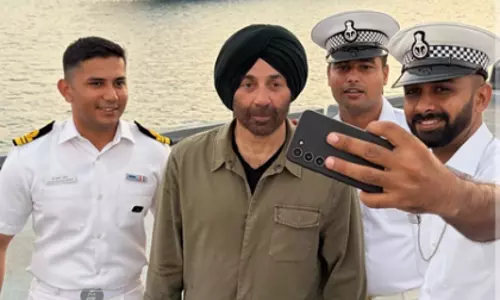 बॉलीवुड स्टार Sunny देओल ने इंडियन नेवी के साथ फोटो शेयर की बॉलीवुड स्टार Sunny देओल ने इंडियन नेवी के साथ फोटो शेयर की