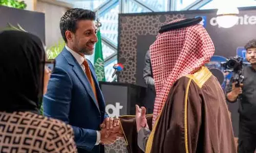 Riyadh में ओपनटेक्स्ट का हेडक्वार्टर: कनाडा ने खाड़ी क्षेत्र को बताया अहम साझेदार Riyadh में ओपनटेक्स्ट का हेडक्वार्टर: कनाडा ने खाड़ी क्षेत्र को बताया अहम साझेदार