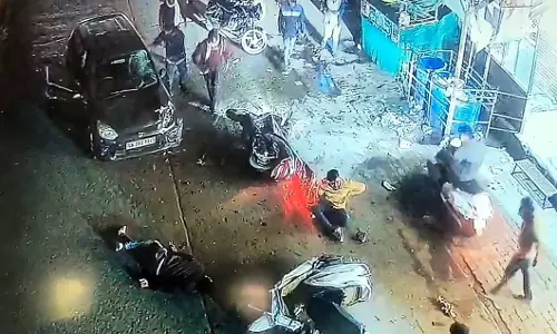 CG: पत्रकारों के साथ भीषण सड़क हादसा, दोनों गंभीर रूप से घायल