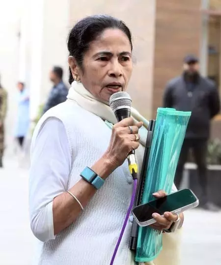 कोलकाता: ईडी आई-पैक रेड मामले में कलकत्ता हाई कोर्ट की सिंगल जज बेंच में सुनवाई कोलकाता: ईडी आई-पैक रेड मामले में कलकत्ता हाई कोर्ट की सिंगल जज बेंच में सुनवाई
