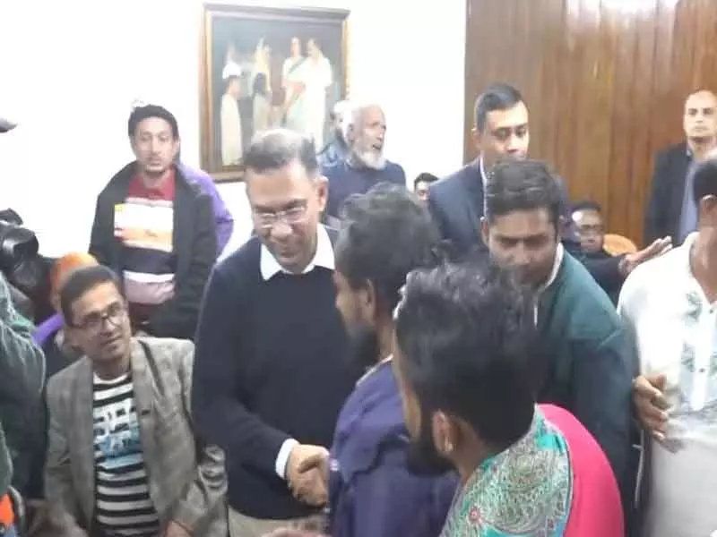 Bangladesh ने चुनाव से पहले ऑन-एराइवल वीज़ा सस्पेंड किया Bangladesh ने चुनाव से पहले ऑन-एराइवल वीज़ा सस्पेंड किया