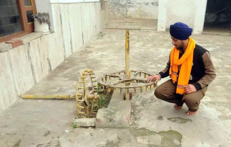 Punjab: ऐतिहासिक महत्व के धार्मिक स्थलों से भरा गांव Punjab: ऐतिहासिक महत्व के धार्मिक स्थलों से भरा गांव