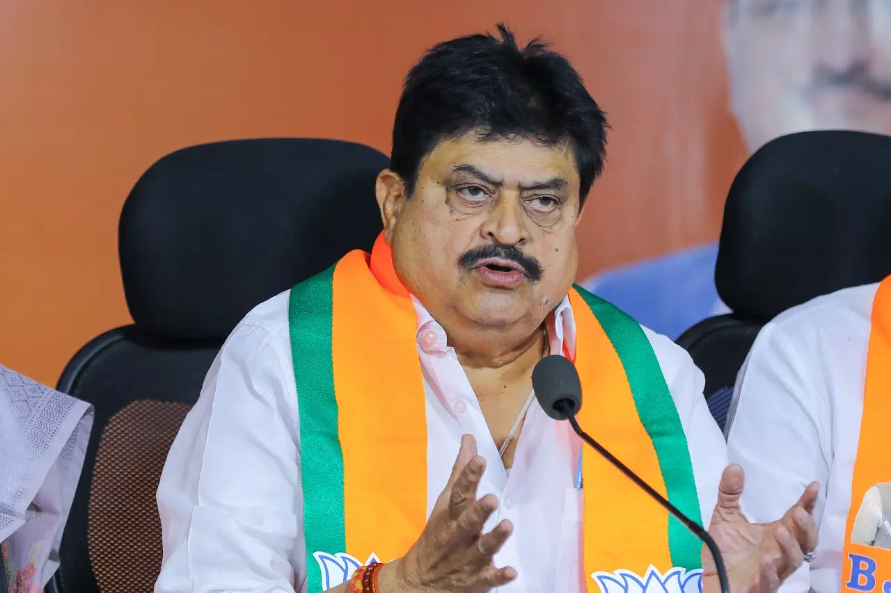 Telangana नगर निगम चुनाव में भाजपा अकेले मैदान में उतरेगी Telangana नगर निगम चुनाव में भाजपा अकेले मैदान में उतरेगी