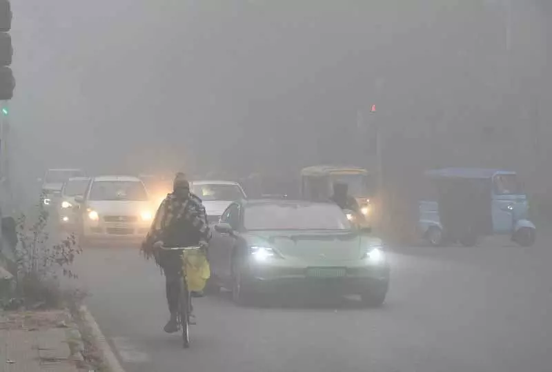 Haryana और पंजाब में ठंड जारी, चंडीगढ़ में तापमान 3.8°C Haryana और पंजाब में ठंड जारी, चंडीगढ़ में तापमान 3.8°C
