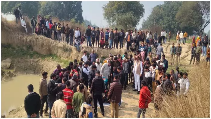 चार बच्चों की तालाब में डूबने से मौत, पूरे इलाके में कोहराम मचा चार बच्चों की तालाब में डूबने से मौत, पूरे इलाके में कोहराम मचा