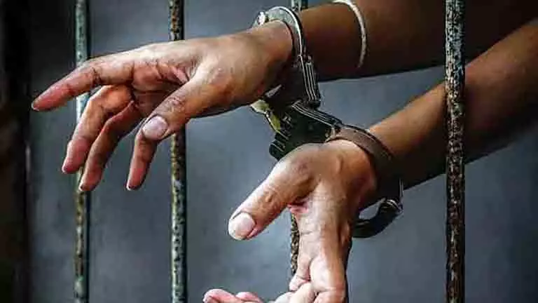 इंस्टा-ऑब्सेस्ड TN आदमी ने रील बनाने के लिए ट्रेनों को पटरी से उतारने की साज़िश रची इंस्टा-ऑब्सेस्ड TN आदमी ने रील बनाने के लिए ट्रेनों को पटरी से उतारने की साज़िश रची