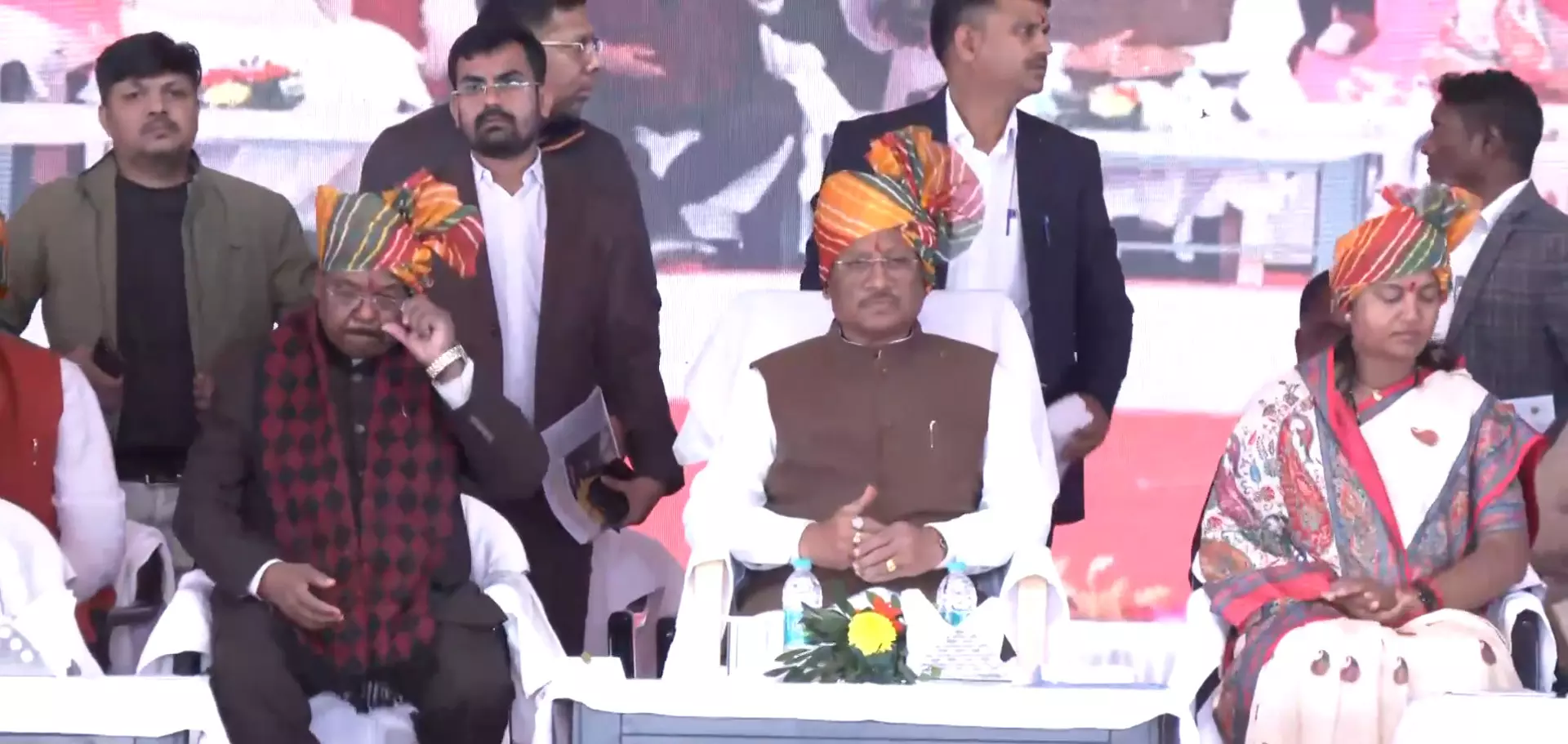 तातापानी संक्राति परब 2026 में शामिल हुए CM विष्णुदेव साय तातापानी संक्राति परब 2026 में शामिल हुए CM विष्णुदेव साय