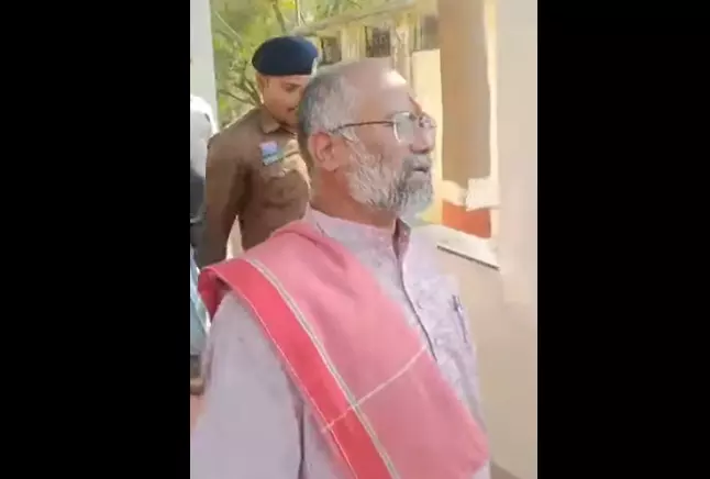 अमित बघेल को बलौदाबाजार पुलिस ने प्रोडक्शन वारंट पर लिया अमित बघेल को बलौदाबाजार पुलिस ने प्रोडक्शन वारंट पर लिया